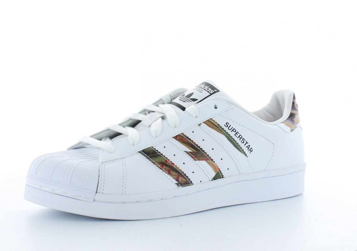 basket adidas fleuri femme