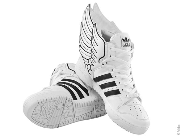 chaussure avec des ailes adidas